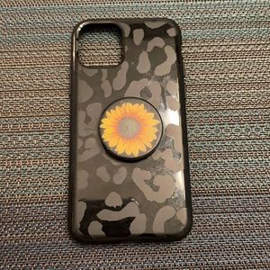 iPhone 11 Pro Black Cheetah case w popsocket